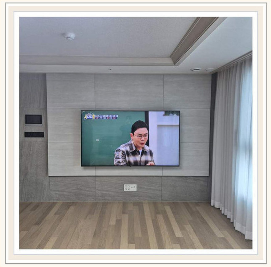 벽걸이TV 시공 참고 사진 4번째 지역 용산구 85인치 TV 아래 가구가 낮을 때의 중심선 3