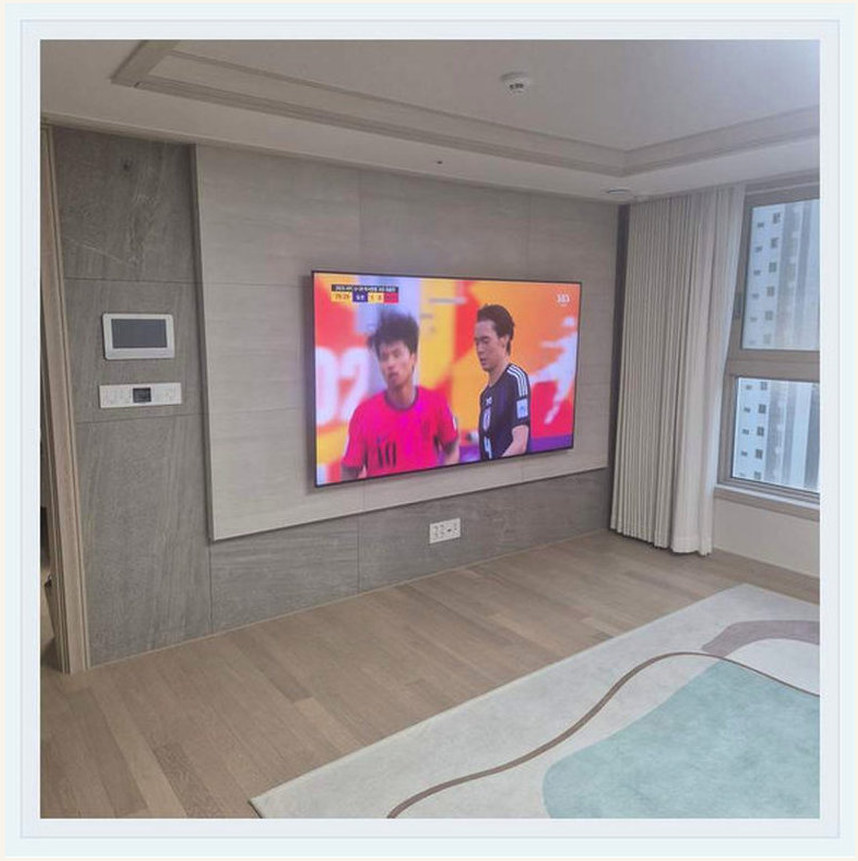벽걸이TV 시공 참고 사진 12번째 지역 은평구 75인치 TV 세 종류와 벽 속 스터드 1