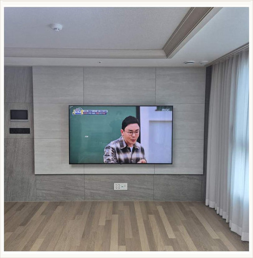 벽걸이TV 시공 참고 사진 35번째 지역 하남 100인치 55인치를 철거하고 초대형으로 3